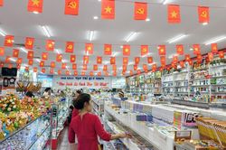 Nhu cầu tìm mua sách giáo khoa tăng cao trước thềm năm học mới