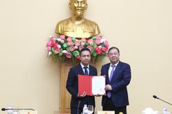 Phó Thủ tướng Thường trực Phạm Gia Túc trao Quyết định bổ nhiệm Thứ trưởng Bộ Công Thương