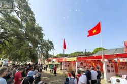 Tôn vinh cuộc đời và tấm gương sáng ngời của Chủ tịch Hồ Chí Minh tại Hội báo Avante 2026