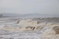Đêm nay và ngày mai, 7/9, tàu thuyền trên biển đề phòng gió giật mạnh, sóng lớn, biển động