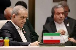 Tổng thống Iran thừa nhận đời sống người dân khó khăn, cảnh báo nguy cơ bất ổn