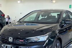 Thị trường ô tô tiếp tục đua giảm giá sau tháng Ngâu
