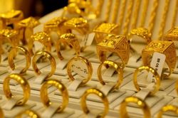 Giá vàng nhẫn tăng vượt vàng SJC