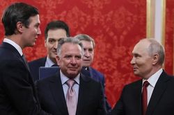 Điện Kremlin thông tin về cuộc gặp 3 tiếng giữa Tổng thống Putin và các đặc phái viên Mỹ