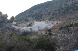 Israel cảnh báo sơ tán 'khẩn cấp' trước khi không kích vào các mục tiêu của Hezbollah ở Liban