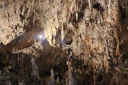 Khám phá động Thần tiên huyền diệu