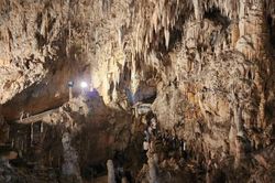 Khám phá động Thần tiên huyền diệu