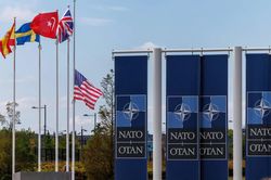 Mỹ cam kết hỗ trợ các nước NATO ứng phó hành động chiến tranh lai
