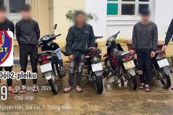 Gia Lai: Tạm giữ 4 xe máy dàn hàng ngang không đội mũ bảo hiểm
