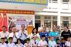 Gia Lai: Trao tặng 1.050 suất quà cho học sinh và người dân có hoàn cảnh khó khăn