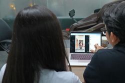 Tài khoản mạng xã hội từ 1 triệu người phải khai thông tin