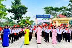 Đảng viên vi phạm quy định dạy thêm có thể bị cảnh cáo hoặc cách chức