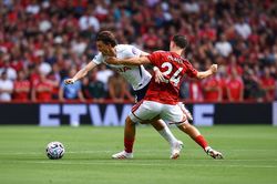 Tottenham bế tắc trước Nottingham Forest, tiếp tục chìm trong thất vọng
