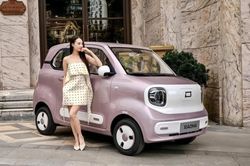 Có 300 triệu đồng, nên mua xe ô tô nào để che mưa nắng?