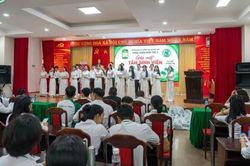 ĐH Nông Lâm - ĐH Huế: Khoa Chăn nuôi Thú y chào đón 353 tân sinh viên Khóa 60