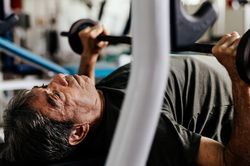 Chuyên gia tiết lộ thứ suy yếu nhanh nhất trong hệ cơ của người sau tuổi 40