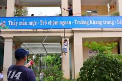 Sôi nổi chương trình 'Một ngày làm lính cứu hỏa' chào năm học mới