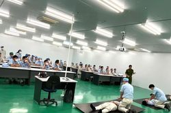 Người lao động Khu công nghiệp Thăng Long được huấn luyện kỹ năng PCCC và CNCH