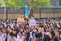 Tuyên truyền pháp luật giao thông cho 1.600 học sinh