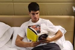 Tay vợt số 3 thế giới từng nghiền ngẫm hồi ký Rafael Nadal