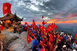 Quảng Ninh đón gần 17,1 triệu lượt khách du lịch trong 8 tháng năm 2026