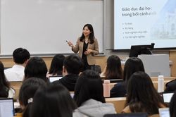 Cử nhân có được đứng lớp đại học?