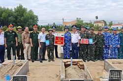 Vùng Cảnh sát biển 2 thăm, động viên lực lượng tham gia Chiến dịch '500 ngày đêm'