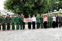 Điện Biên: Đoàn đại biểu Quốc hội tỉnh thăm, tặng quà lực lượng thực hiện 'Chiến dịch 500 ngày đêm'