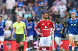 Tân binh Everton buộc Man Utd chia điểm