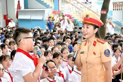 Tạo lập thói quen chấp hành an toàn giao thông cho học sinh