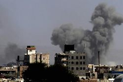 Quân đội Yemen rải 'mưa' không kích vào lực lượng Houthi
