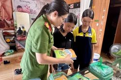 Công an Thái Nguyên tiếp sức 40 'con đỡ đầu' bước vào năm học mới
