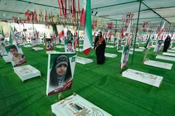 Trường học Iran thành nơi tưởng niệm sau thảm kịch khiến hơn 100 học sinh thiệt mạng