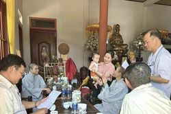 Bé gái 11 tháng tuổi bị bỏ rơi tại chùa, kèm lá thư của người mẹ