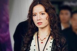 'Nghỉ hè sợ nghỉ hưu' sắp đạt 200 tỷ, phim mới của mỹ nhân 'Mưa đỏ' ra rạp