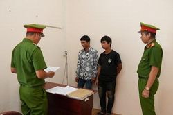 Khởi tố hai cha con 'cắt trộm dây điện chiếu sáng'