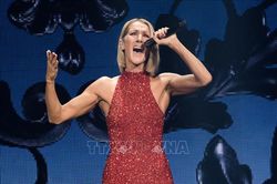Celine Dion tái xuất, Paris cảnh báo vé giả