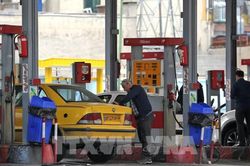 Iran tăng giá xăng khi Mỹ gia tăng áp lực kinh tế