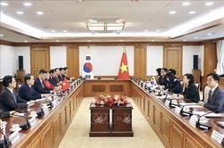 Chủ tịch Quốc hội Trần Thanh Mẫn hội kiến Thủ tướng Hàn Quốc Han Seong-sook