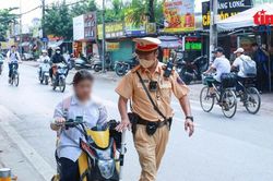 Hà Nội siết kiểm tra học sinh vi phạm giao thông đầu năm học