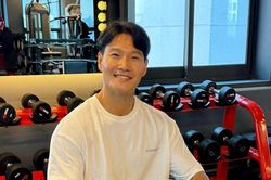 Kim Jong Kook lần đầu khoe vợ sau 1 năm giấu kín, tiết lộ điều bất ngờ