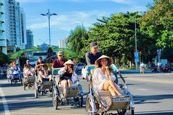 Cuộc 'đổ bộ' của khách du lịch Nga