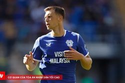 Cảnh sát vào cuộc điều tra vụ Krystian Bielik túm cổ CĐV