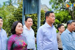 Bí thư Thành ủy Lê Ngọc Quang dâng hương tưởng niệm Chủ tịch Hội đồng Nhà nước Võ Chí Công