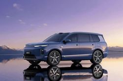 BYD Sealion 08 gây sốc: 12.000 đơn hàng sau 24 giờ, công suất gần 500 mã lực