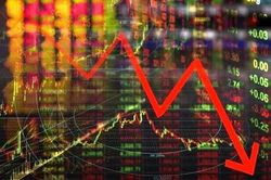VN-Index giảm hơn 31 điểm, nhóm cổ phiếu trụ bị bán mạnh