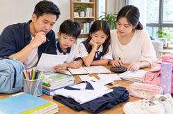 Nuôi con ăn học một năm tốn bao nhiêu? Con số khiến nhiều cha mẹ giật mình