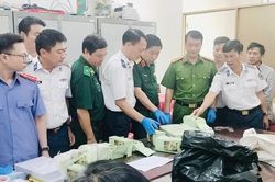 Bắt gọn 1,16 tấn Ketamine trị giá 800 tỷ đồng ngụy trang trên tàu cá