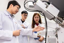Hà Nội hỗ trợ 100 người học tiến sĩ để giải quyết bài toán lớn của Thủ đô
