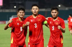 Bị chất vấn vì không dùng cầu thủ Sông Lam Nghệ An, HLV U20 Việt Nam lý giải